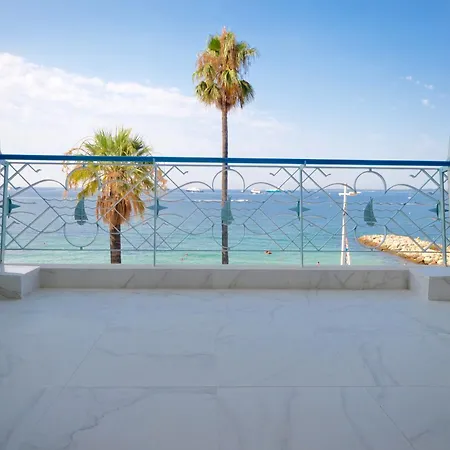 Appartement Luxueux De 2 Pieces , Etage Eleve , Terrasse Face A La , A Saisir! *