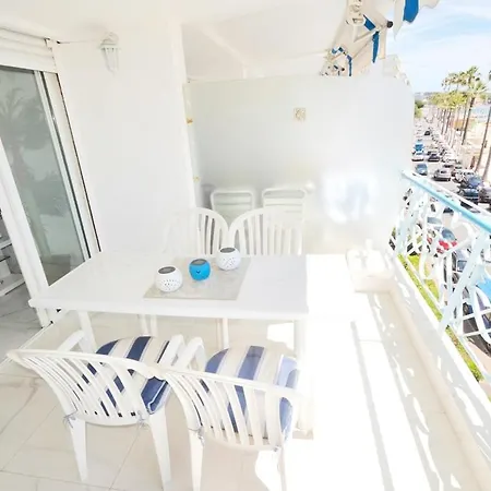 Appartement Luxueux De 2 Pieces , Etage Eleve , Terrasse Face A La , A Saisir! Antibes