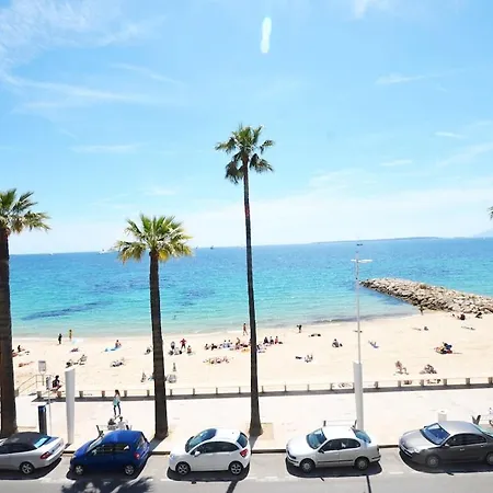 Appartement Luxueux De 2 Pieces , Etage Eleve , Terrasse Face A La , A Saisir! Antibes