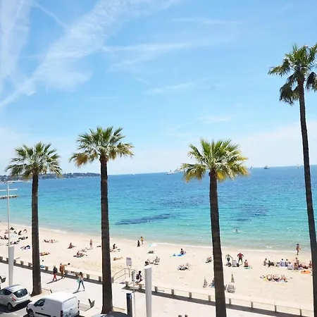 Appartement Luxueux De 2 Pieces , Etage Eleve , Terrasse Face A La , A Saisir! *